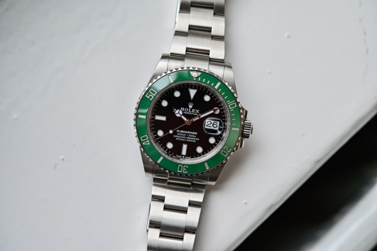 Rolex Submariner Date 126610LV Green Starbucks - review